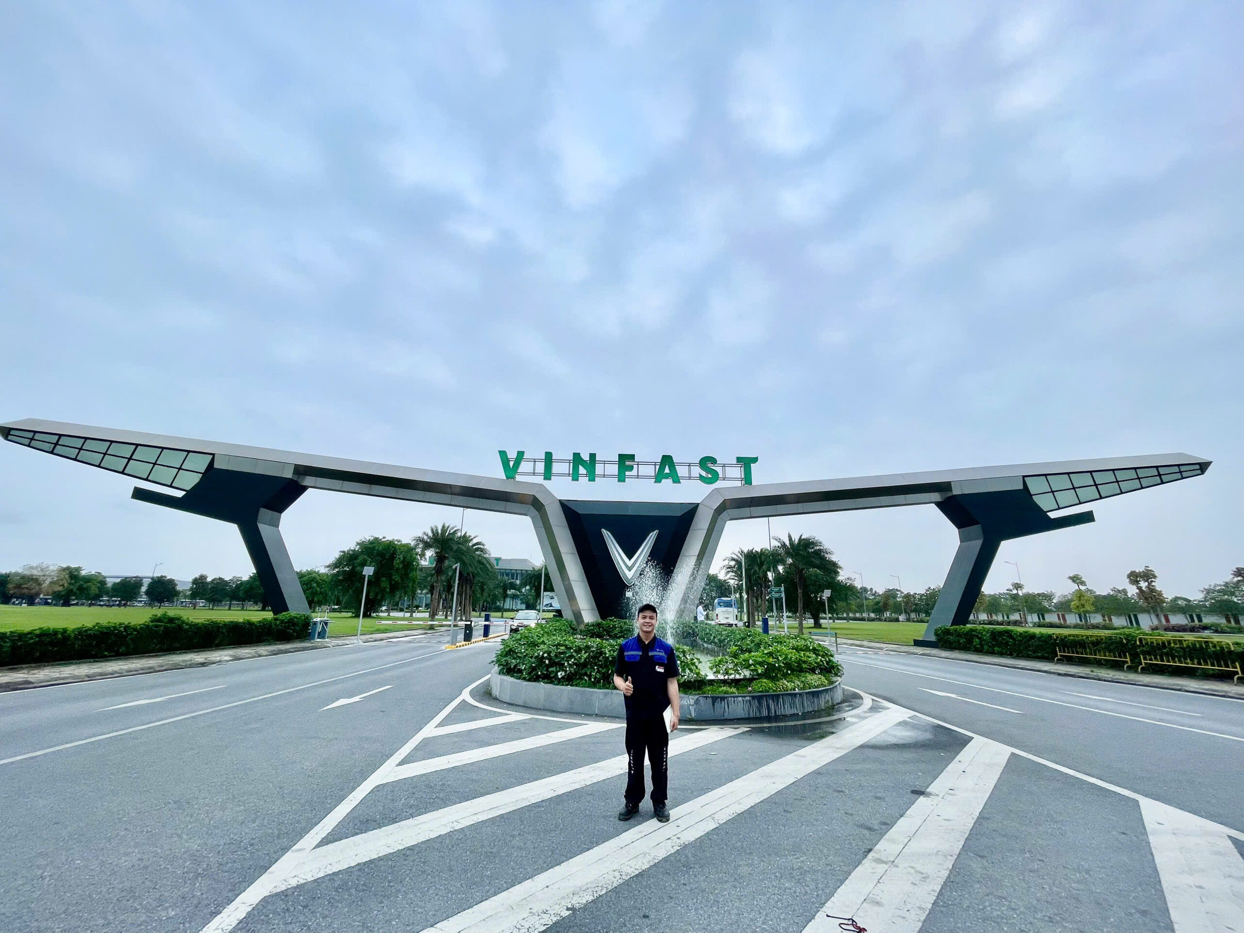 Kỹ thuật viên Chí Cường Auto tham quan đào tạo tại nhà máy VinFast Hải Phòng