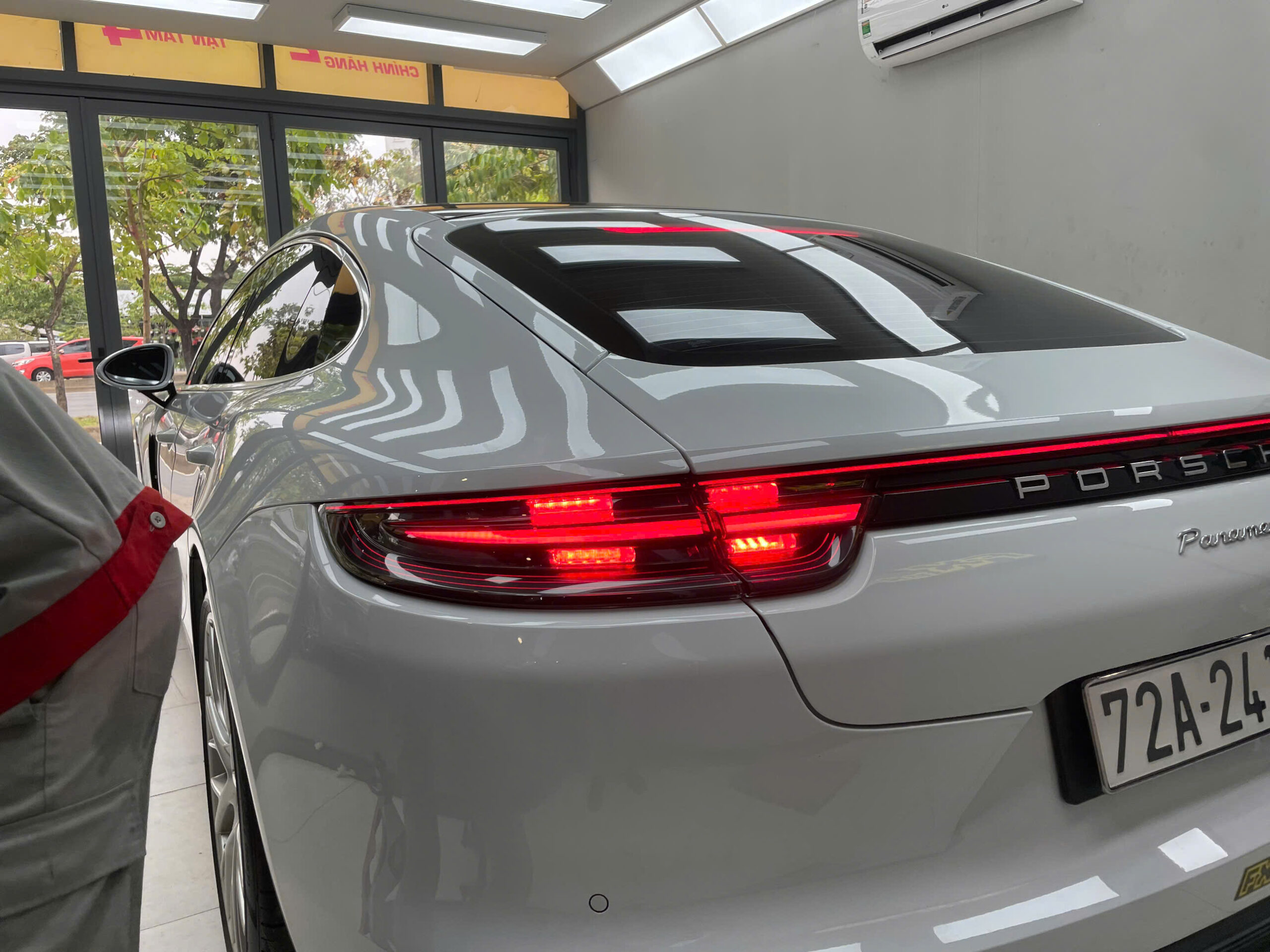 Chăm sóc và phủ ceramic xe sang tại Chí Cường Auto Gia Lai