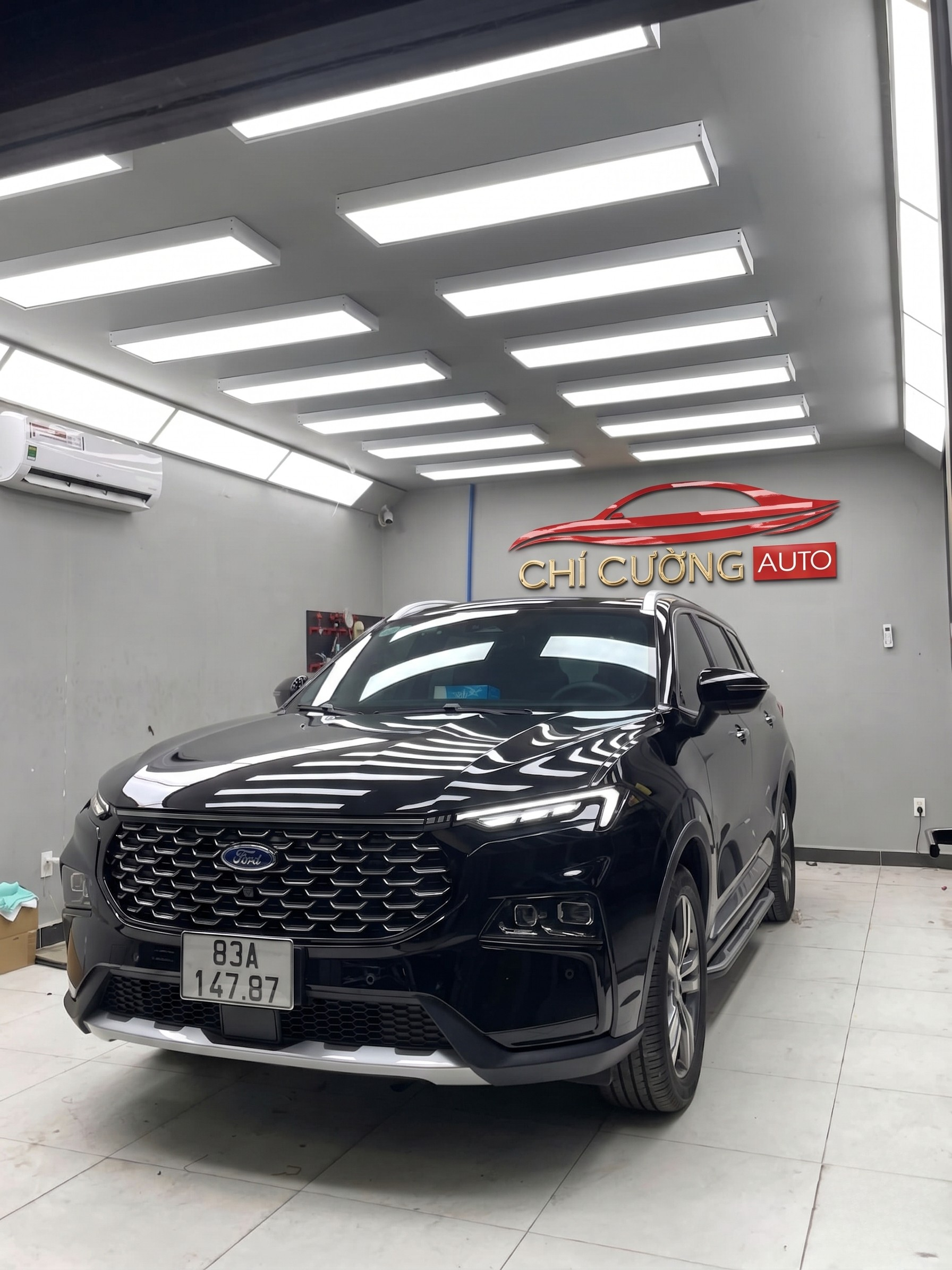 Xe ô tô đen bóng đẹp sau khi phủ lớp bảo vệ sơn tại Chí Cường Auto Gia Lai